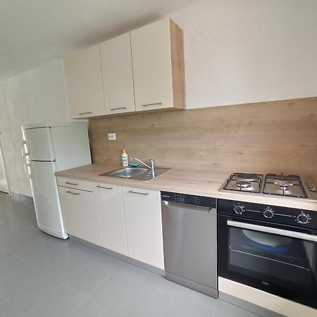 Apartments Sonija Gdinj Exterior photo
