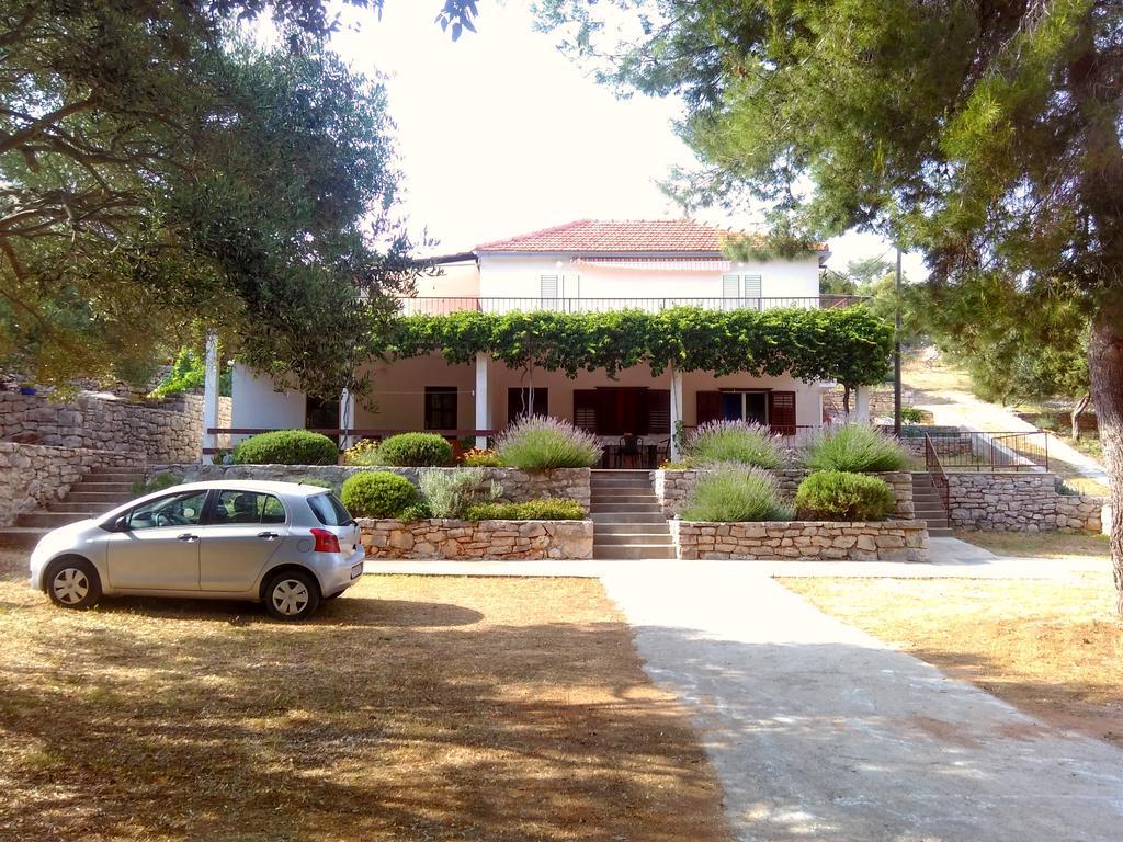 Apartments Sonija Gdinj Exterior photo